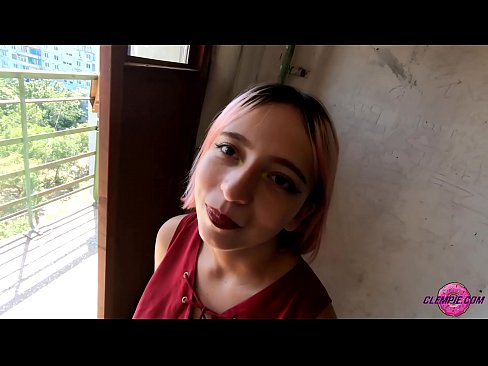 ❤️ Ikasle sentsuak arrotz bat zurrupatzen du kanpoaldean - Cum On His Face ❤️❌ Sexu bideoa gurean eu.high-pass.ru ☑